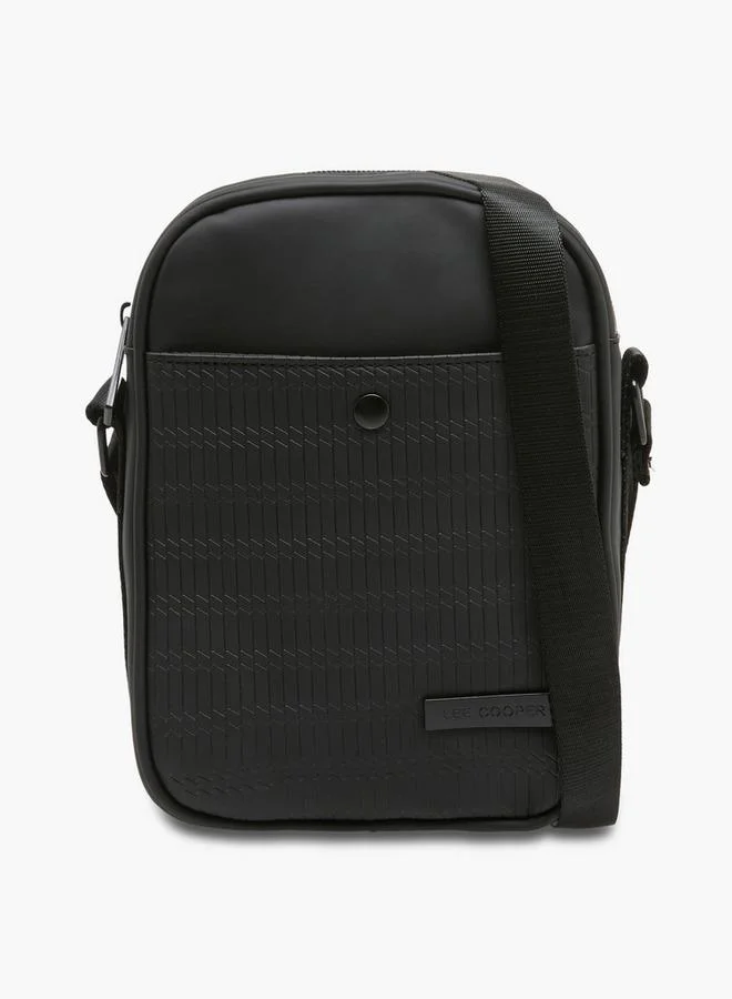 لي كوبر حقيبة كروس بودي رجالية بنقوش بارزة